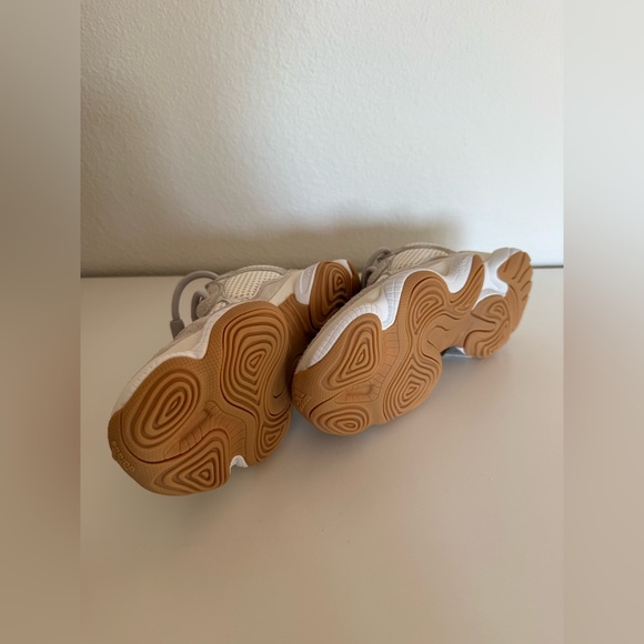 New Yeezy 500 sneakers women’s 100% authentic - Picture 10 of 10